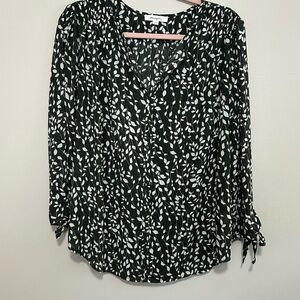 Green and White Tie Sleeve Blouse